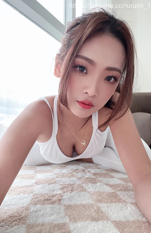 网红美女露露咪 fansone订阅尺度私拍图集2